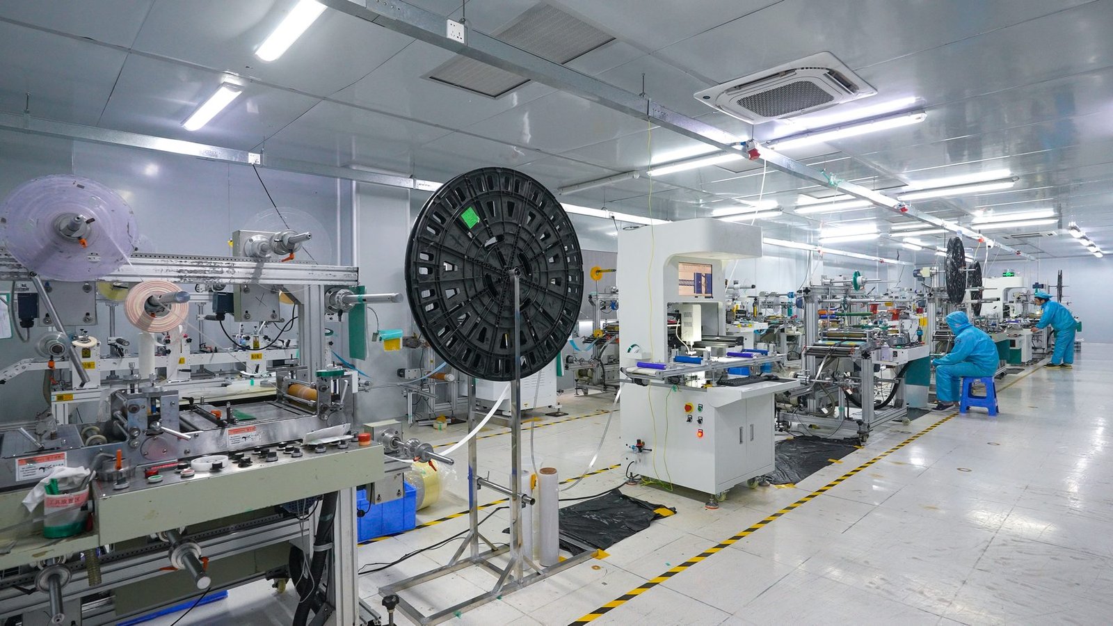 Flatbed die cutting equipment